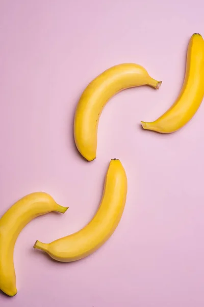 Grupo de plátanos amarillos —  Fotos de Stock