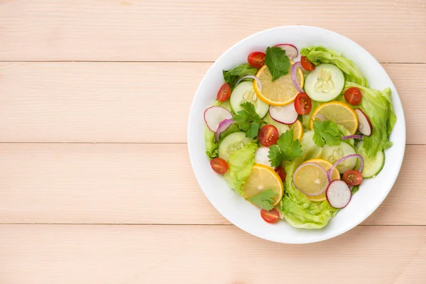 Salada de legumes frescos — Fotografia de Stock