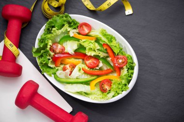 sağlıklı taze salata.