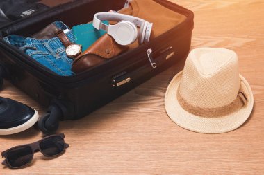 Seyahat çanta açın