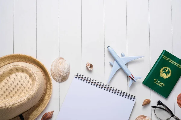 Planificación de artículos para el viaje de vacaciones . —  Fotos de Stock