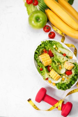 sağlıklı taze salata.