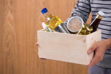  gıda maddeleri ile gönüllü holding kutu