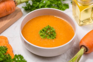 Maydanoz ile havuç çorbası