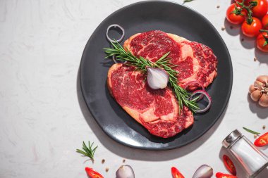 çiğ et kesme tahtası