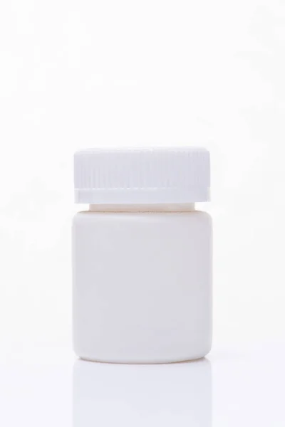 Serum flaska isolerade — Stockfoto