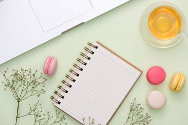 macaroons ve açık defter