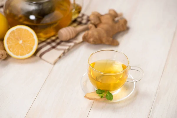 Kop gemberthee met citroen en honing — Stockfoto