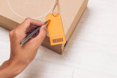 el Bagaj etiketinde yazısı