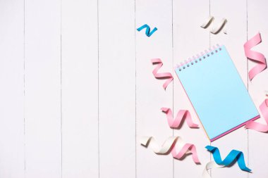 Renkli parti öğeleri