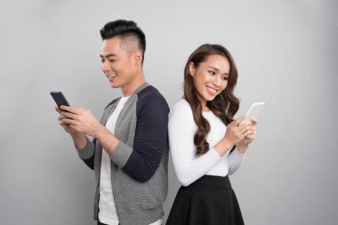 cep telefonunu kullanarak çift