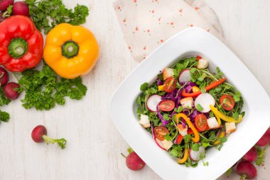  Taze sebze salatası