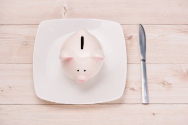 kumbara çanak üzerinde