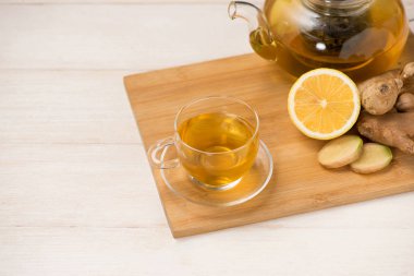 Limonlu zencefil çay fincan 