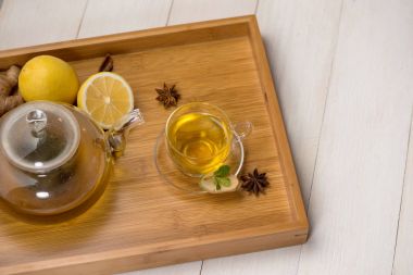 Limonlu zencefil çay fincan 