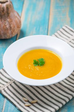 Balkabağı ve havuç çorbası.