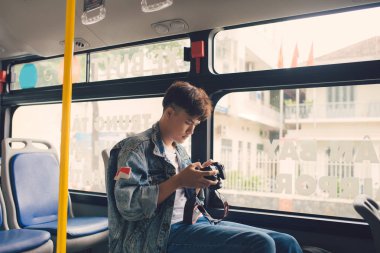 otobüs ile seyahat adam 