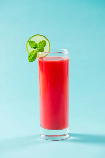 Glas friska vattenmelon juice — Stockfoto