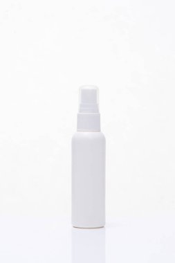 Kozmetik, nemlendirici, şişe üzerinde beyaz izole. 