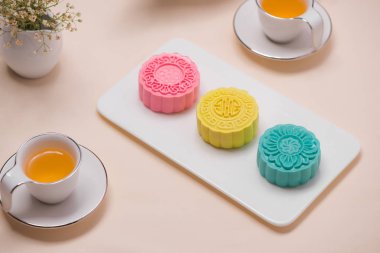 Kar cilt mooncake tatlı rengi. Geleneksel sonbahar festiv orta