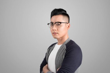 Gözlüklü genç işadamı