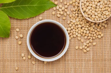 soya sosu ve soya fasulyesi