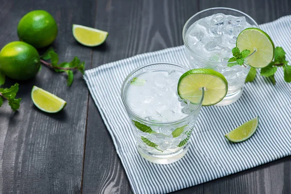 Fresh cocktail with lime — Stock Photo, Image