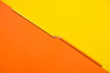 Kalem rengi arka plan üzerinde