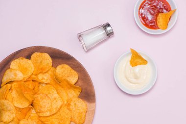 biber soslu patates cipsi