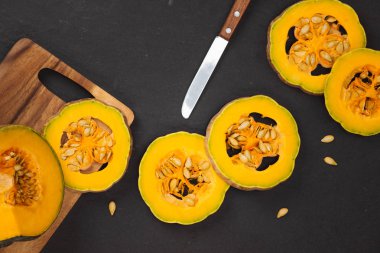 Olgun kabak parçaları