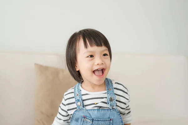 Menina feliz — Fotografia de Stock