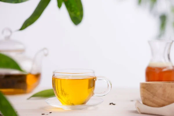 Kopjes thee op tafel — Stockfoto