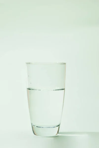 Vaso de agua pura . — Foto de Stock