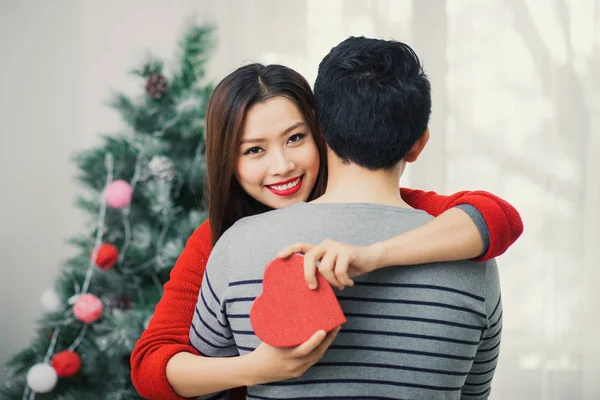 Natale asiatico coppia — Foto Stock