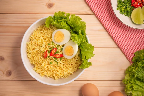 Sebzeli Asya eriştesi 