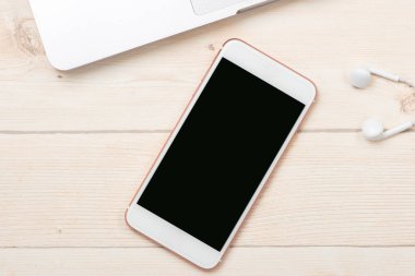 Office güvertede Smartphone.