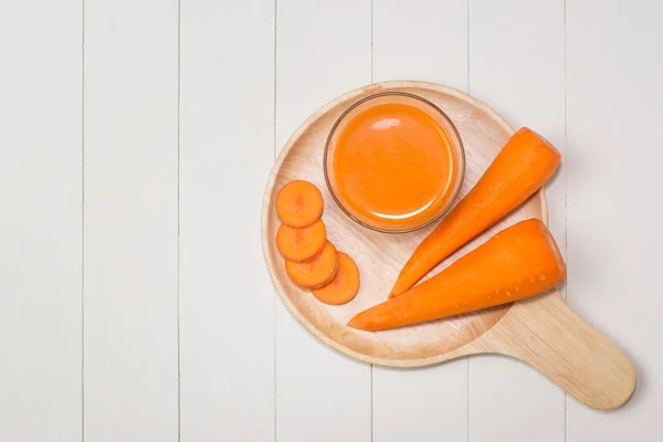 Fresh carrot juice in glass — Stock Photo, Image