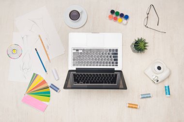 Ahşap doku arka plan grafik designer Danışma essentials Üstten Görünüm.