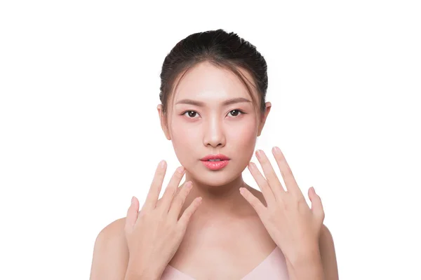 女性美人亚洲面孔肖像在白色与健康皮肤隔绝 — 图库照片
