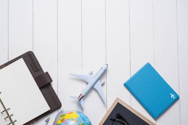 Tatil kavramı. Öğeleri tatil gezi için planlama.