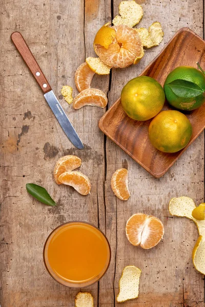 Glass Tangerine Juice Fresh Peeled Fruits — Stock Photo, Image