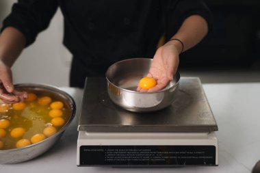 Mutfakta Pişirme Aşçısı Profesyonel Fırın