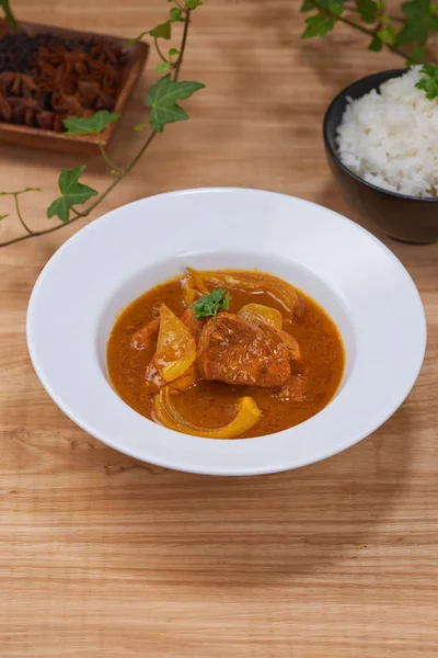 Hühnercurry Schüssel Vietnamesisches Hühnercurry Auf Holzgrund — Stockfoto