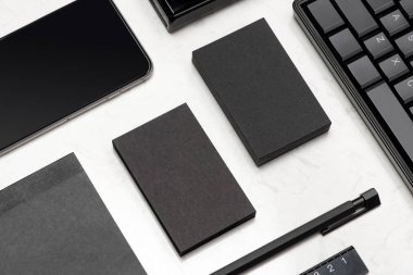 Mock-up boş kartvizit ile marka Kurumsal ileti örneği