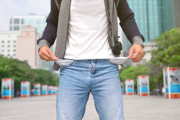 Niente Soldi Persone Che Mostrano Spegnere Tasca — Foto Stock