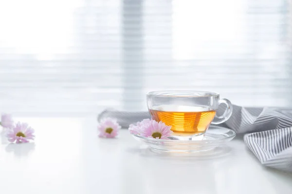 Pencere Pervazı Çay Fincan Çay Saati — Stok fotoğraf