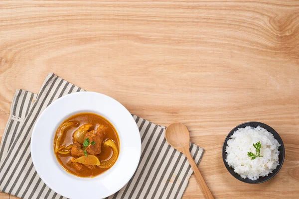 Curry Kyckling Med Sås Och Ris Bordet — Stockfoto