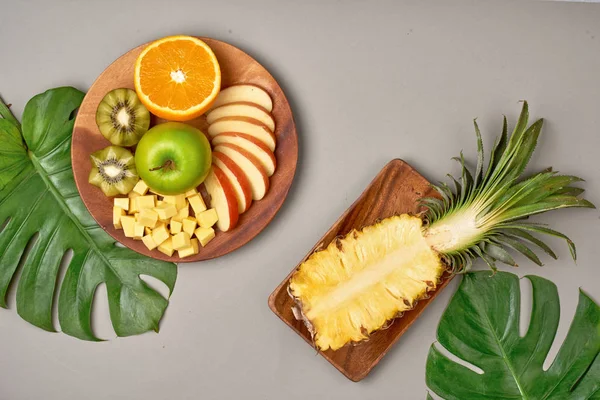 Alimentación saludable, dieta. Varias frutas cítricas frescas — Foto de Stock