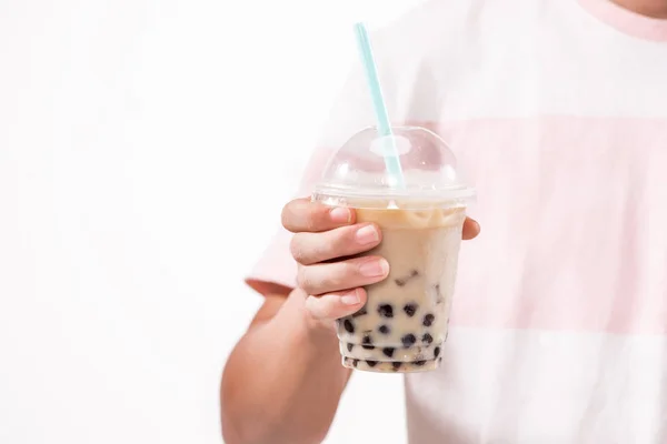 Serinletici Buzlu Tayvan Süt Çay Kabarcık Ile Bir Plastik Bardak — Stok fotoğraf