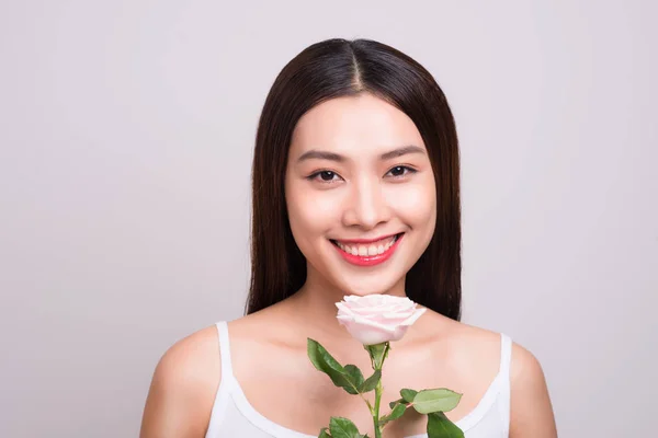 Chica Asiática Flor Frescura Concepto Relajación Mujer Belleza Con Rosa —  Fotos de Stock